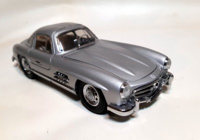 Mercedes Benz 350 SL - 1/24 foto