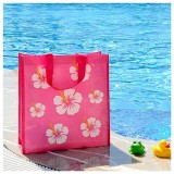 Cumpara ieftin Geanta mica de plaja cu model hibiscus, 28 x 12 x 31 cm FREDS Swim Academy