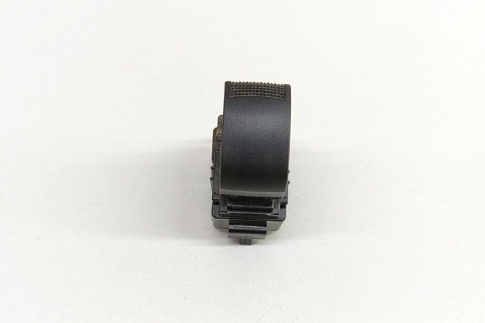 Buton geam ușă st&acirc;nga spate ISUZU D-MAX II TFR, TFS 2014 OEM: 8974170040 27549457
