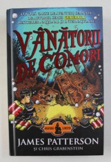 VANATORII DE COMORI de JAMES PATTERSON SI CHRIS GRABENSTEIN, 2014 foto