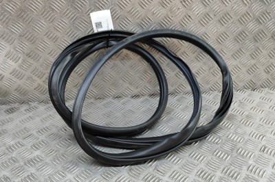 Garnitura ușă dreapta față MAZDA CX-30 DM 2023 OEM: DFR5-68-911A | 31566007 foto