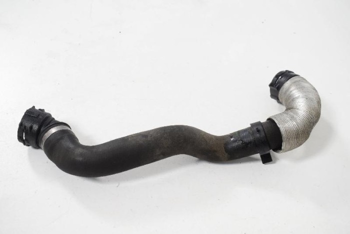 Furtun radiator răcire dreapta BMW 3 E90 2010 3180952