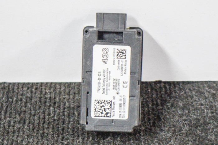 Modul de control presiune anvelope TESLA MODEL 3 2018 OEM: A2C15064700,1118580-00-C 11207823