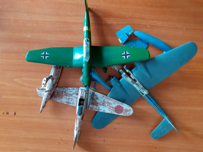 Trei machete avion incomplete Stuka Mitsubishi Heinkel defecte 1:72 K2