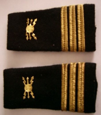 C2 12 - Grade militare - capitan transmisiuni - piesa de colectie! foto