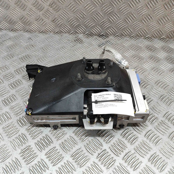 Alt modul de control TESLA MODEL 3 2021 OEM: 1566786-81-C,1465772-00-A 27157236