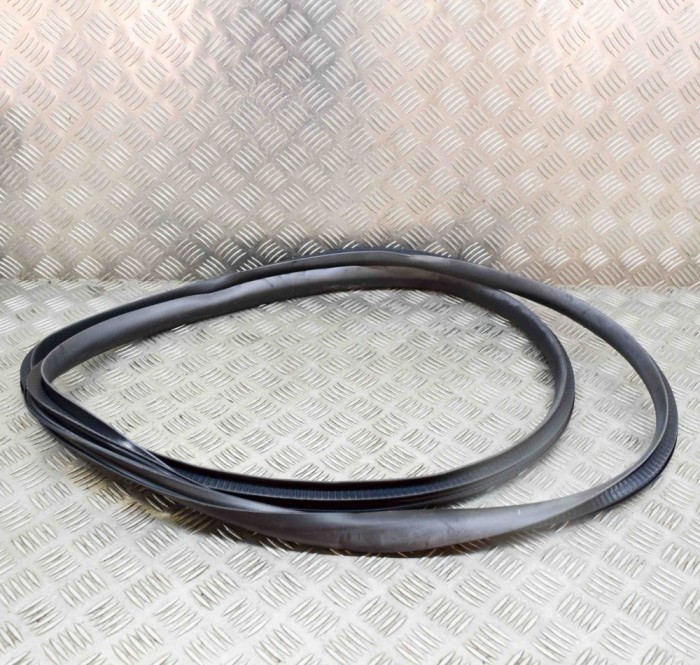 Garnitura ușă dreapta față TESLA MODEL Y 2022 OEM: 1497674-00-B