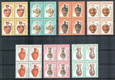 RO-0103-CERAMICA ROMANEASCA (III)Serie completa de 7 timbre in bloc de 4 MNH foto