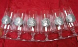 SET PAHARE DIN STICLA CU MEDALIOANE DIN ZINC DECOR TIP MONEDE 14 CM