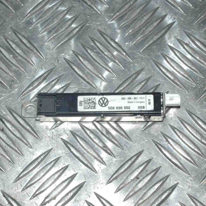 Amplificator de antena VW JETTA MK6 162, 163 2014 OEM: 5C6035552