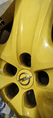 set 4 capace originale galbene roti Opel Astra J R17 17&amp;#039;&amp;#039; foto