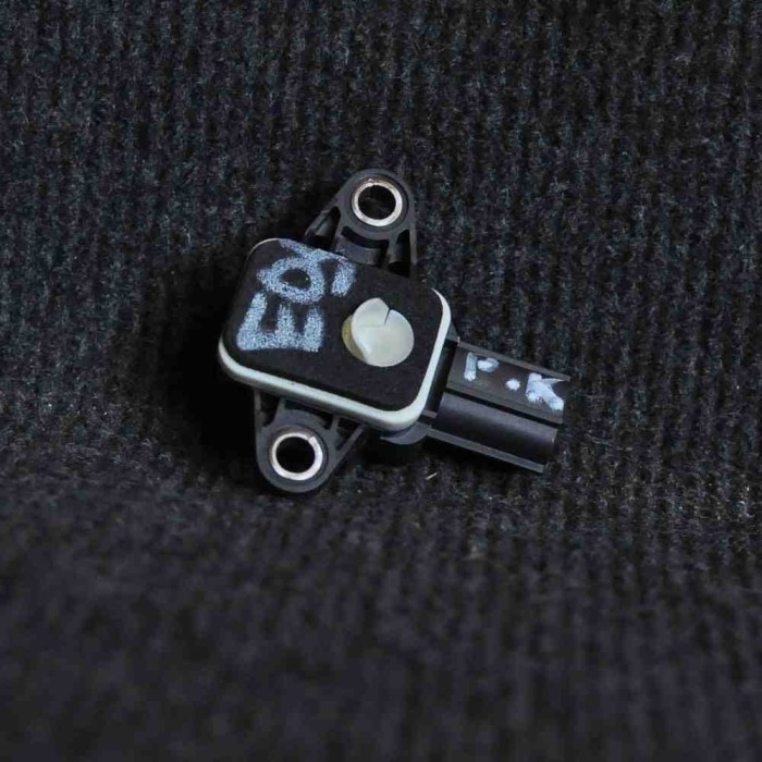 Senzor de impact st&acirc;nga față VW EOS 1F7, 1F8 2008 OEM: 1Q0955557 | 1520476