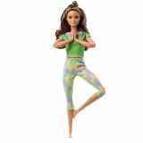 Papusa flexibila Barbie Made to Move, 3 ani+, par saten, costum verde