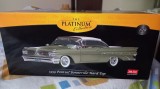 Vand Macheta Auto 1959 Pontiac Bonneville Hard Top scara 1/18
