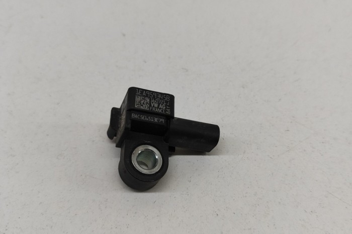 Senzor de impact st&acirc;nga față SKODA SKODA ENYAQ iV SUV 5AC, 5AZ 2022 OEM: 1EA959345B 26806200