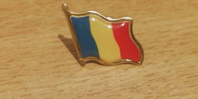 CM3 N3 31 - insigna - steag - Romania - tricolorul foto