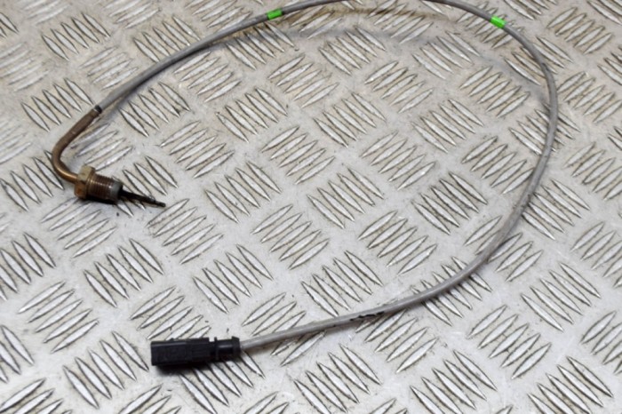 Senzor de temperatură SKODA OCTAVIA III 5E3 2016 OEM: 04L906088BL 13704020