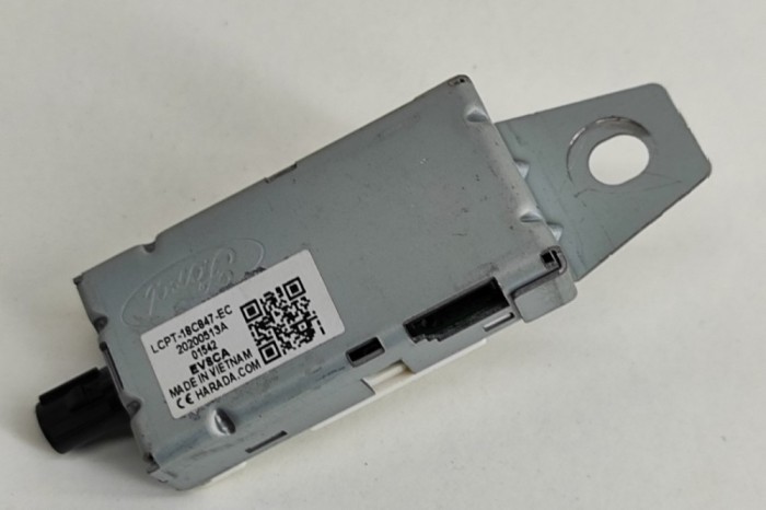 Amplificator de antena FORD PUMA J2K, CF7 2020 OEM: LCPT-18C847-EC 22152722