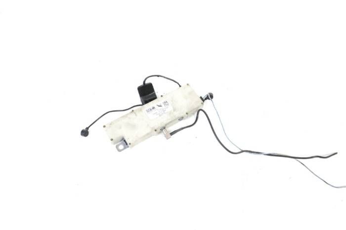 Amplificator de antena JAGUAR S-TYPE X200 2004 OEM: 2R83-18C847-BC 11162882