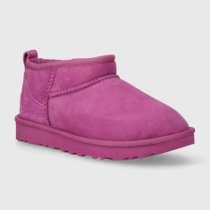 UGG cizme de zapada din piele intoarsa Classic Ultra Mini culoarea violet, 1116109