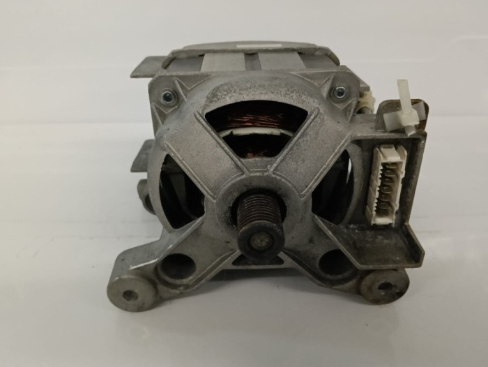 Motor 7 pini masina de spalat Whirlpool AWOC / R20