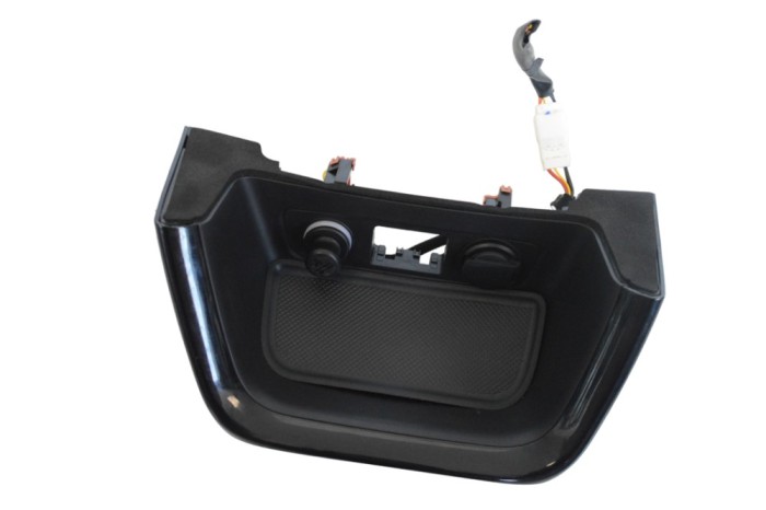 Ornament consola centrală KIA SORENTO II XM 2013 OEM: 84653-2P915 20135307