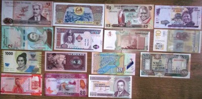 COLECTIE LOT 15 BANCNOTE DIFERITE DIN 15 TARI UNC ** foto