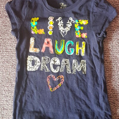 SH: Tricou fetite 5-6 ani de la 1989 Place cu inscriptia Live Laugh Dream