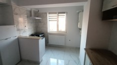 Inchiriez garsoniera 35 metri patrati burdujeni et 1 la soare , pe mijloc foto