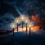Lampa decorativa de exterior &ndash; 5 LED-uri &ndash; forma de fulg de gheata &ndash; 34,5 cm &ndash; alb cald &ndash; pe baterii AA Best CarHome