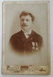 BUCURESTI , CIVIL CU DOUA DECORATII PE PIEPT , FOTO CABINET , CCA. 1900