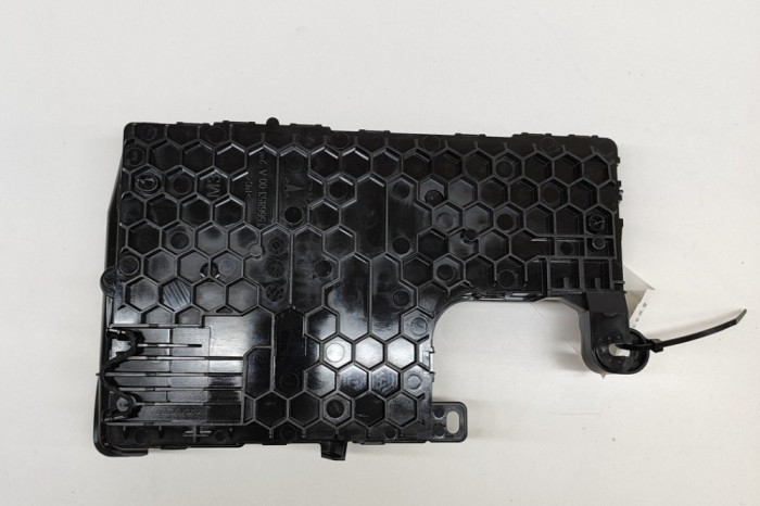 Modul de confort TESLA MODEL 3 2023 OEM: 1567454-00-B,1566853-00-A 22061413