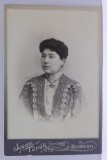 STUDIO FOTO ' JOSEPH TOROK ' BUCURESTI , DOAMNA CU MEDALION , FOTO CABINET , CCA. 1900