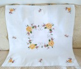 Fata de masa Vintage din bumbac cu broderie manuala mixta, in cruciulite si broderie aplicata- tip quilt
