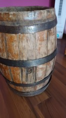 Butoi de lemn vechi din anul 1829 cu stema regala