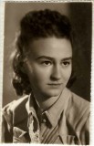 P2941N Portret de femeie, București, anii 1940