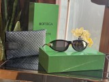 Ochelari de soare Bottega Veneta negri cu detalii aurii + cutie