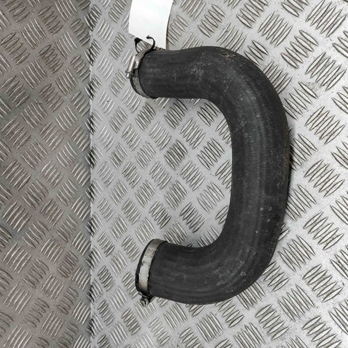 Furtun intercooler dreapta AUDI Q7 4M 2016 OEM: 4M0145738N