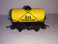 bnk jc Hornby - vagon cisterna DJS Petroleum foto