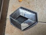 Emblemă bară față Renault Megane 2 Facelift, MEGANE II limuzina (LM0/1_) - [2003 - 2009]