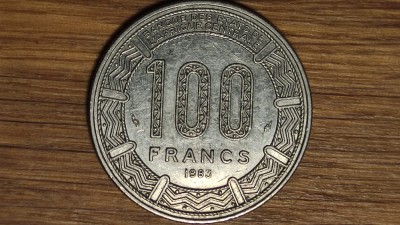 Congo republica - moneda de colectie - 100 franci / francs CFA 1983 - mai rara - stare impecabila! foto