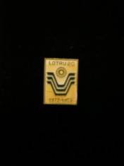 QW9 J 10 - Insigna - tematica industrie - inscriptia Lotru 20 - 1972 - 1992