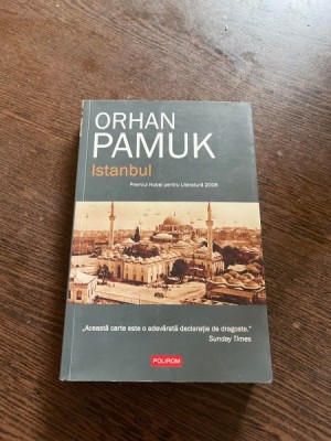 Orhan Pamuk - Istanbul foto