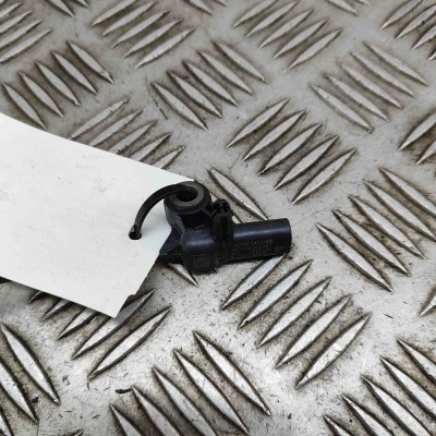 Senzor de impact dreapta spate JAGUAR F-PACE X761 2022 OEM: J9C3-14B342-AB | 31657323 foto