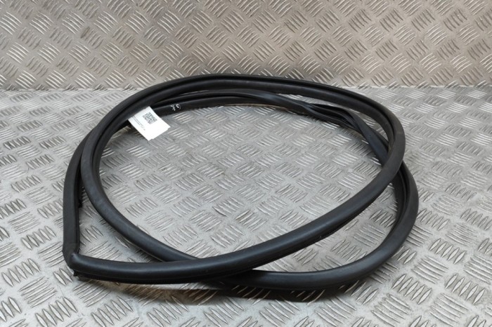Garnitura ușă st&acirc;nga spate TOYOTA YARIS CROSS MXP_ 2024 OEM: 62332-K2010 | 29510596