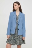 Sisley sacou un singur rand de nasturi, neted