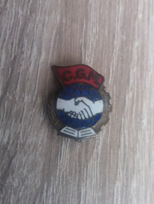 QW9 K 75 - Insigna - tematica sindicate - comunism - CGM foto
