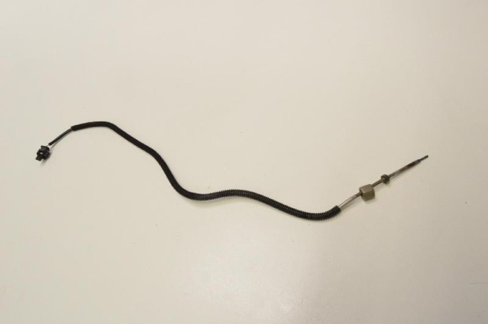 Senzor de temperatură MERCEDES-BENZ C W205 2015 OEM: A0009058705 2132913