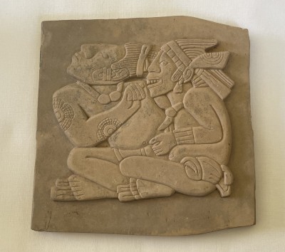 Basorelief pe gresie arta azteca foto