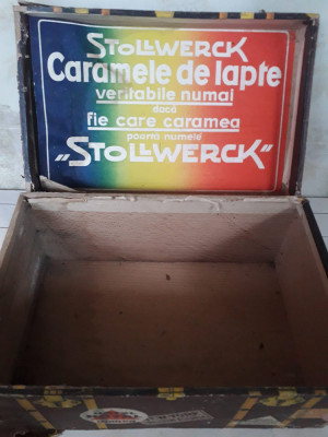 Cutie rom&amp;acirc;nească de caramele de lapte Stollwerck, din lemn, perioada interbelică foto